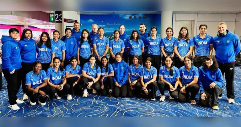 womens-hockey-team-8-9-26-321058